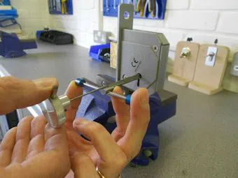 Logan Locksmith Shop Simi Valley, CA 805-800-3190 - key-broke-in-lock